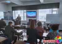 白樺社區：草根宣講員講黨課 為黨員“充電”