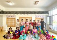 園輝社區開展“手工花開創意足 生活幸福老來樂”孝文化系列活動