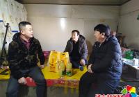 人大代表進社區履職盡責送溫暖