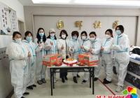 園輝社區慶祝“三八”婦女節　節日蛋糕送給最美“女戰疫人”